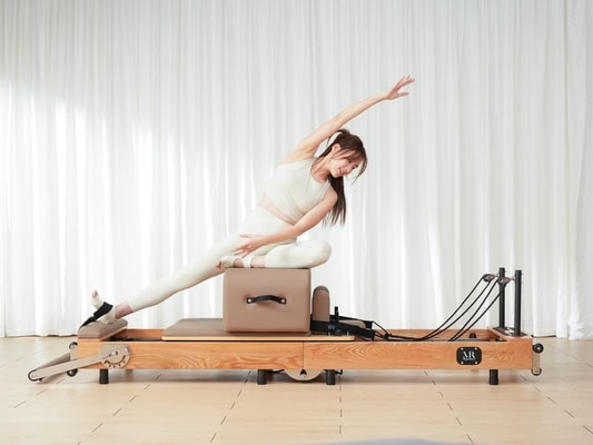 AGNIYOGAのピラティススタジオ